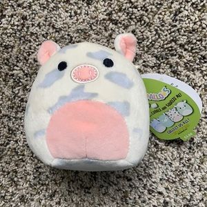 4.5 inch squishmallow Rosie the cow